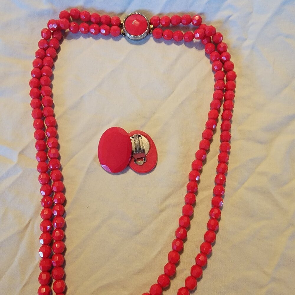 Vintage Red 12-inch necklace with matching clip-on earrings.
